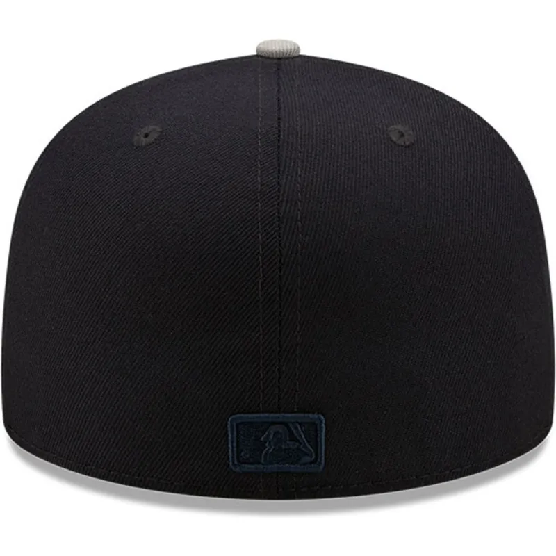 platt-keps-marinbla-och-gra-justerad-59fifty-sidopatch-fran-new-york-yankees-mlb-av-new-era