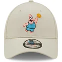 kepsar-curva-beige-justerbart-band-9forty-sporty-fran-patricio-estrella-bob-esponja-av-new-era