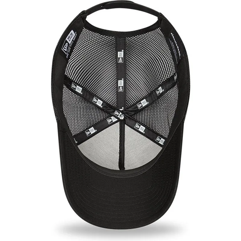 kepsar-curva-svart-snapback-a-frame-sporty-fran-bob-esponja-av-new-era