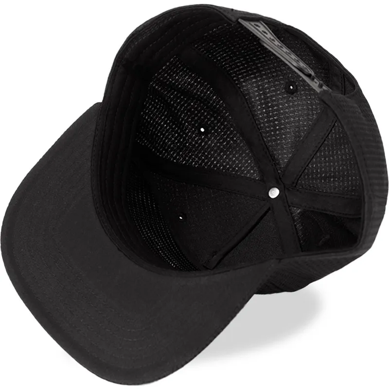 kepsar-plana-svart-snapback-av-difuzed