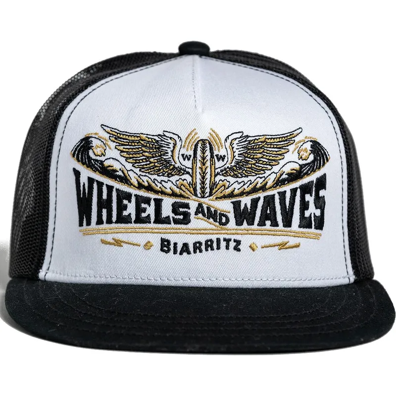 vit-och-svart-platt-truckerkeps-spitfire-black-ww18-fran-wheels-and-waves