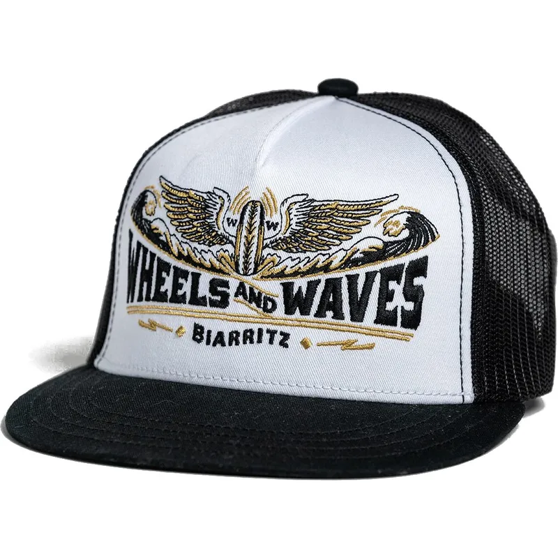 vit-och-svart-platt-truckerkeps-spitfire-black-ww18-fran-wheels-and-waves