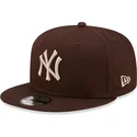 brun-platt-snapback-keps-9fifty-league-essential-new-york-yankees-mlb-fran-new-era