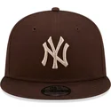 brun-platt-snapback-keps-9fifty-league-essential-new-york-yankees-mlb-fran-new-era