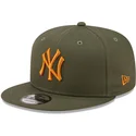 new-era-new-york-yankees-mlb-9fifty-league-essential-gron-flatbrada-snapback-keps-med-orange-logotyp