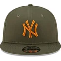 new-era-new-york-yankees-mlb-9fifty-league-essential-gron-flatbrada-snapback-keps-med-orange-logotyp