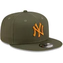 new-era-new-york-yankees-mlb-9fifty-league-essential-gron-flatbrada-snapback-keps-med-orange-logotyp