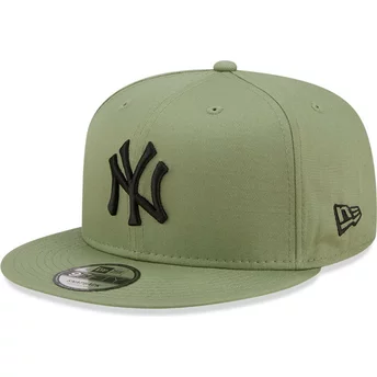Grön platt snapback-keps med svart logotyp 9FIFTY League Essential från New York Yankees MLB av New Era