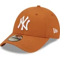 kepsar-curva-brun-justerbart-band-9forty-league-essential-fran-new-york-yankees-mlb-av-new-era
