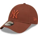 kepsar-curva-brun-justerbart-band-9forty-league-essential-fran-new-york-yankees-mlb-av-new-era