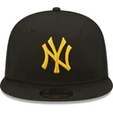 svart-platt-snapback-keps-med-gul-logotyp-9fifty-league-essential-new-york-yankees-mlb-fran-new-era