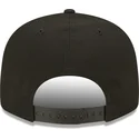 svart-platt-snapback-keps-med-gul-logotyp-9fifty-league-essential-new-york-yankees-mlb-fran-new-era