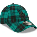 morkgron-justerbar-bojd-keps-med-svart-logotyp-9forty-plaid-los-angeles-dodgers-mlb-fran-new-era