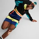 svart-och-bla-mossa-med-tofs-basketball-fran-puma