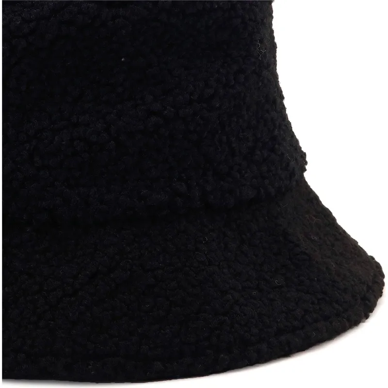 hinkar-svart-fran-bucket-negro-core-winter-av-puma hinkar-svart-fran-bucket-negro-core-winter-av-puma