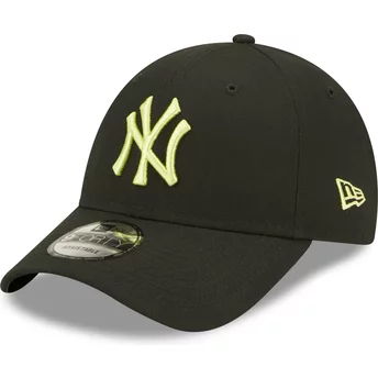 Svart justerbar kurvad keps med grönt logo 9FORTY League Essential från New York Yankees MLB av New Era