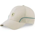 beige-justerbar-keps-med-bojd-skarm-sptwr-race-b-av-ferrari-formula-1-fran-puma