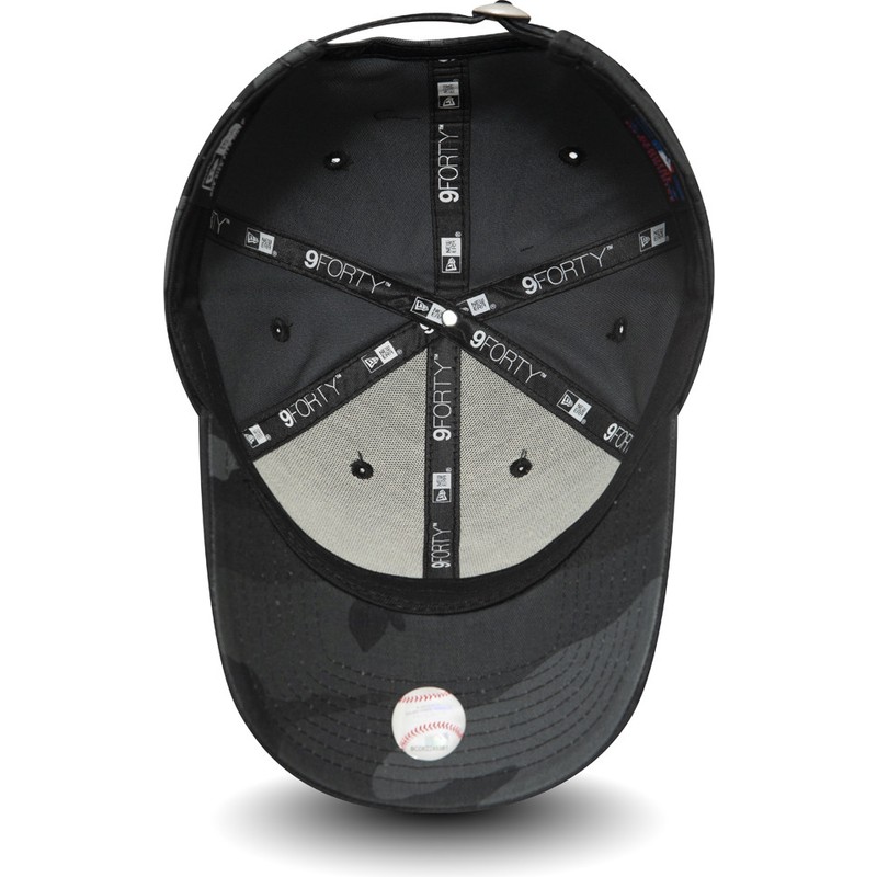 new-era-curved-brim-black-logo-9forty-league-essential-new-york-yankees-mlb-black-camouflage-adjustable-cap
