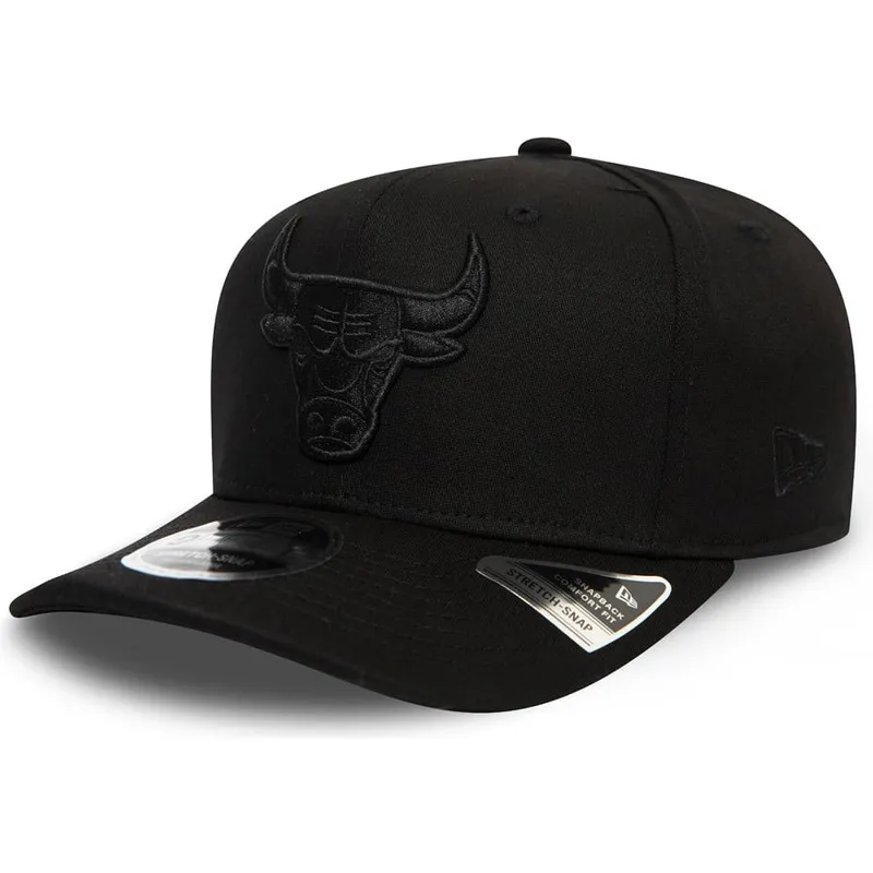 svart-bojd-keps-snapback-med-svart-logotyp-9fifty-tonal-stretch-snap-fran-chicago-bulls-nba-fran-new-era