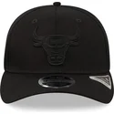 svart-bojd-keps-snapback-med-svart-logotyp-9fifty-tonal-stretch-snap-fran-chicago-bulls-nba-fran-new-era