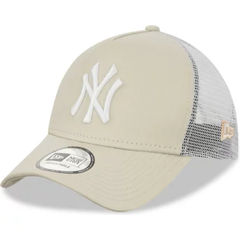 New Era 9FORTY A Frame beige och vit truckerkeps från New York Yankees MLB