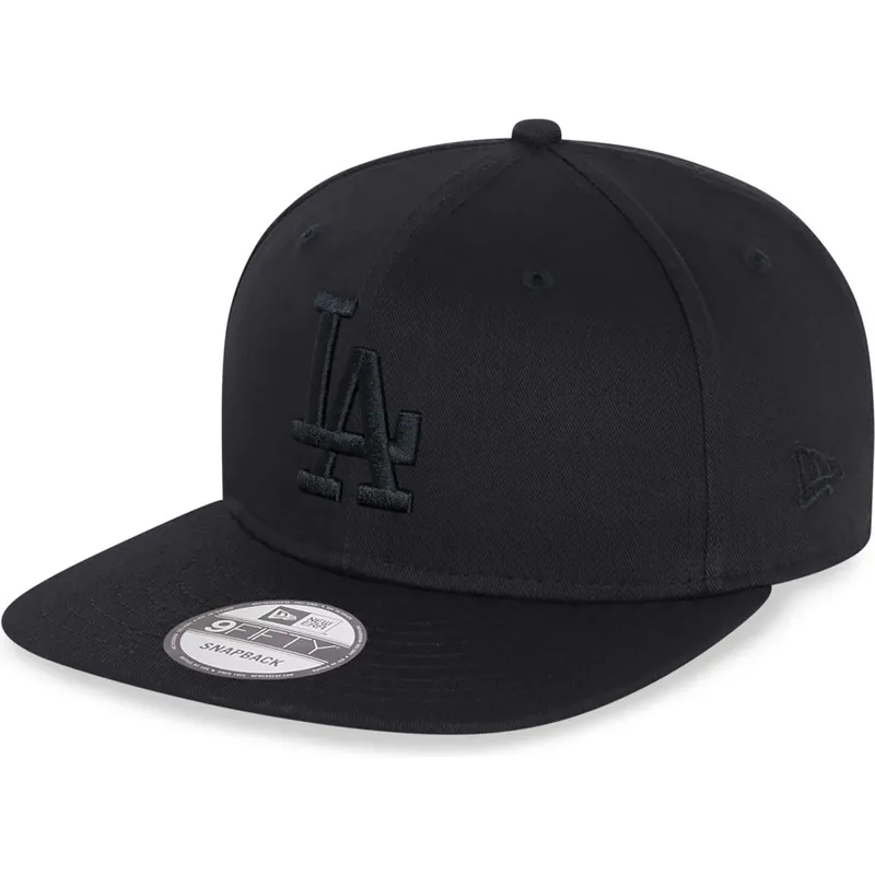 svart-platt-snapback-keps-med-svart-logotyp-9fifty-fran-los-angeles-dodgers-mlb-av-new-era