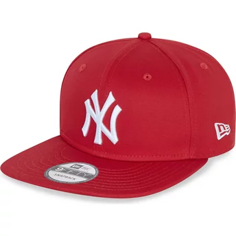 Röd platt snapback-keps 9FIFTY Essential från New York Yankees MLB av New Era