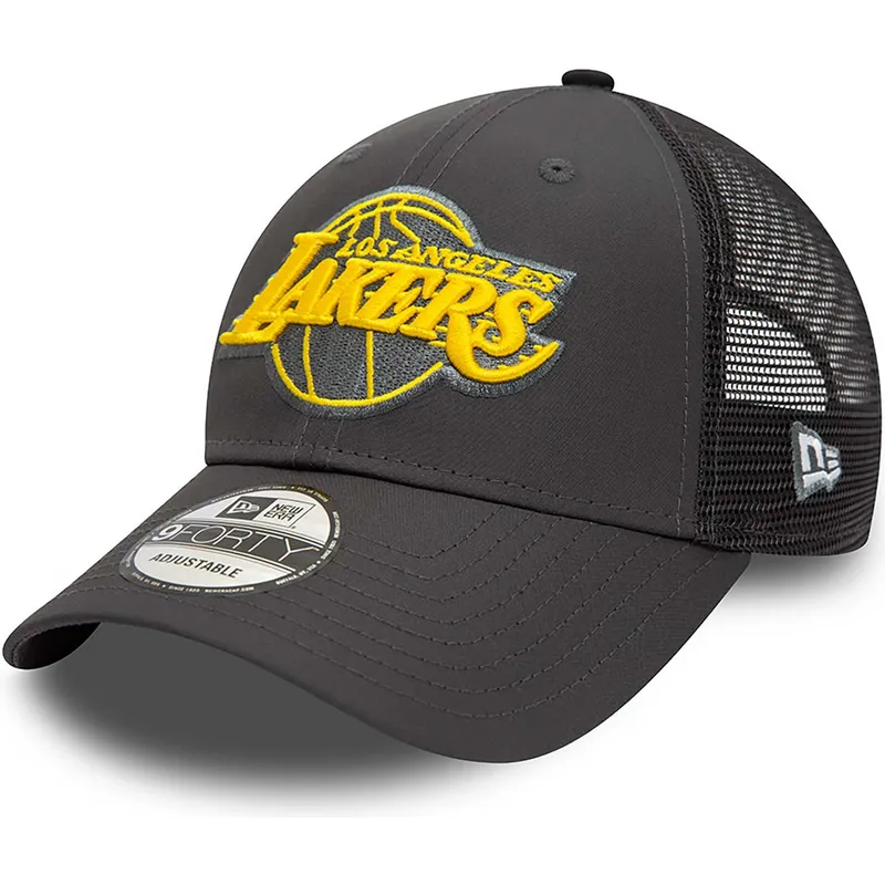 kepsar-curva-gra-justerbart-band-9forty-home-field-fran-los-angeles-lakers-nba-av-new-era