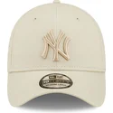 beige-bojd-keps-med-justerbar-passform-och-beige-logotyp-39thirty-league-essential-fran-new-york-yankees-mlb-av-new-era