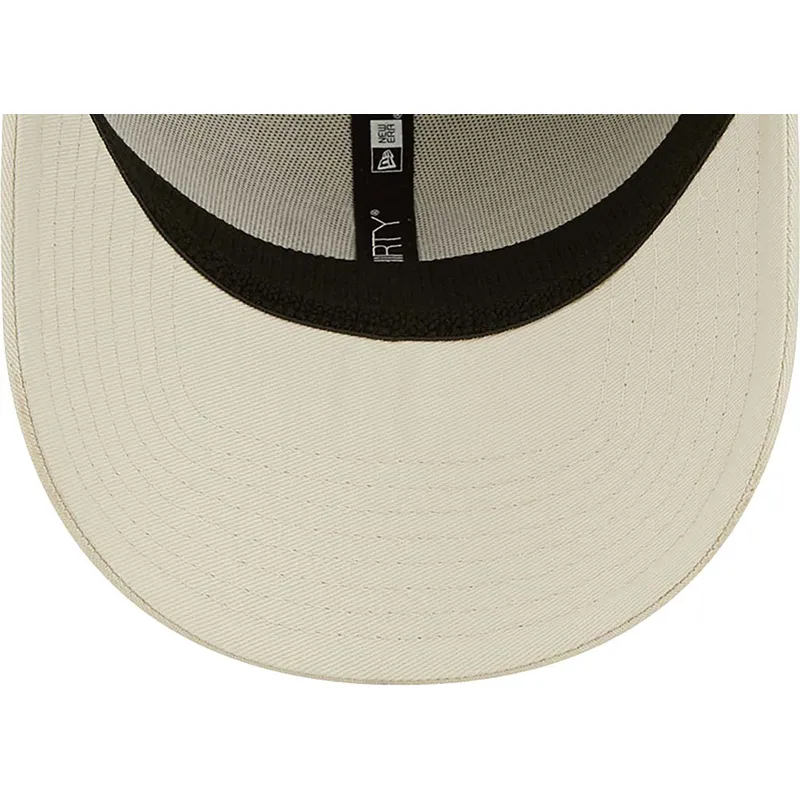 beige-bojd-keps-med-justerbar-passform-och-beige-logotyp-39thirty-league-essential-fran-new-york-yankees-mlb-av-new-era