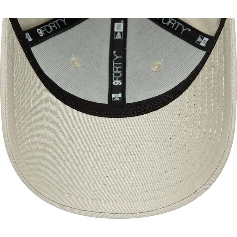 kepsar-curva-beige-justerbart-band-valentino-rossi-vr46-9forty-essential-fran-valentino-rossi-vr46-motogp-av-new-era