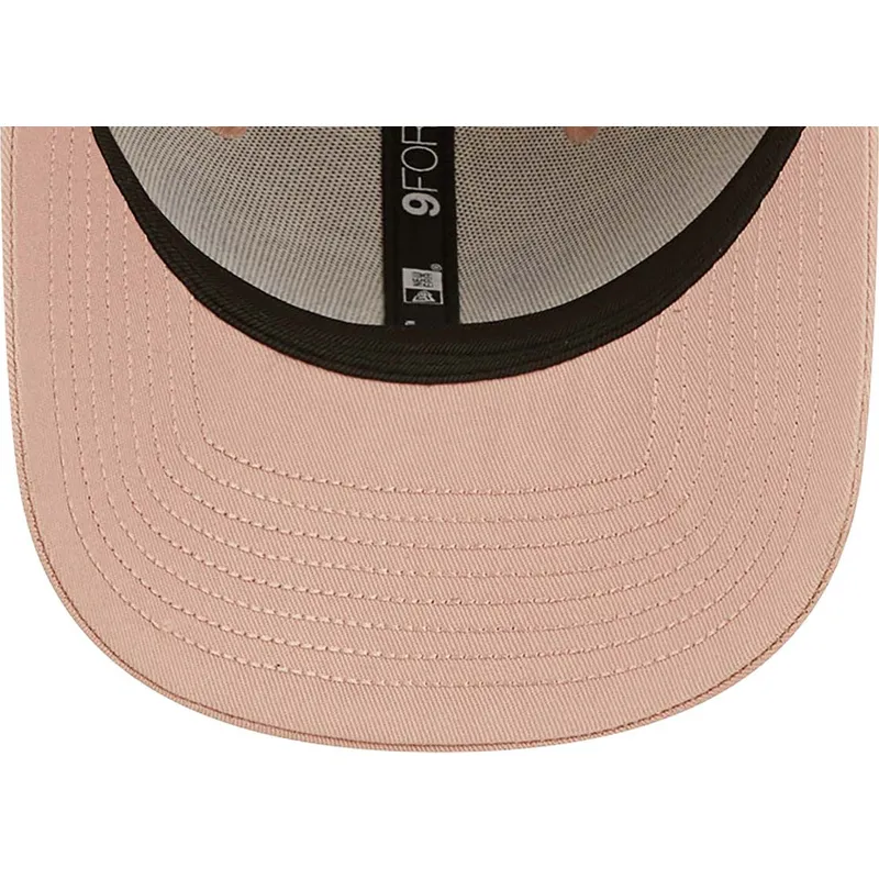 kepsar-curva-rosa-justerbart-band-9forty-av-new-era kepsar-curva-rosa-justerbart-band-9forty-av-new-era