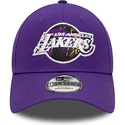 kepsar-curva-violett-justerbart-band-9forty-print-infill-fran-los-angeles-lakers-nba-av-new-era