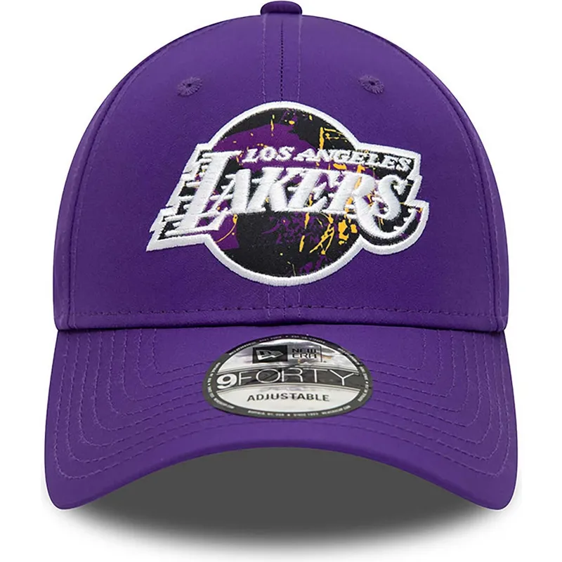 kepsar-curva-violett-justerbart-band-9forty-print-infill-fran-los-angeles-lakers-nba-av-new-era