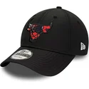 kepsar-curva-svart-justerbart-band-9forty-print-infill-fran-chicago-bulls-nba-av-new-era