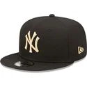 new-era-new-york-yankees-mlb-9fifty-league-essential-svart-snapback-keps-med-beige-logotyp