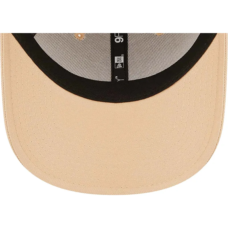 kepsar-curva-beige-justerbart-band-9forty-league-essential-fran-new-york-yankees-mlb-av-new-era