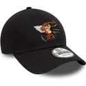 svart-justerbar-bojd-keps-9forty-med-tasmanska-djavulen-looney-tunes-fran-new-era