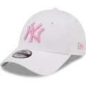 kepsar-curva-vit-justerbart-band-for-barn-rosa-9forty-league-essential-fran-new-york-yankees-mlb-av-new-era
