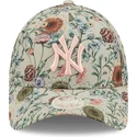 kepsar-curva-beige-justerbart-band-9forty-all-over-print-floral-fran-new-york-yankees-mlb-av-new-era