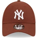 justerbar-brun-kurvad-keps-9forty-linen-new-york-yankees-mlb-fran-new-era