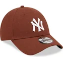 justerbar-brun-kurvad-keps-9forty-linen-new-york-yankees-mlb-fran-new-era