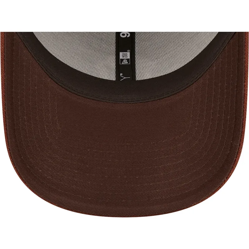 kepsar-curva-brun-justerbart-band-9forty-linen-fran-new-york-yankees-mlb-av-new-era