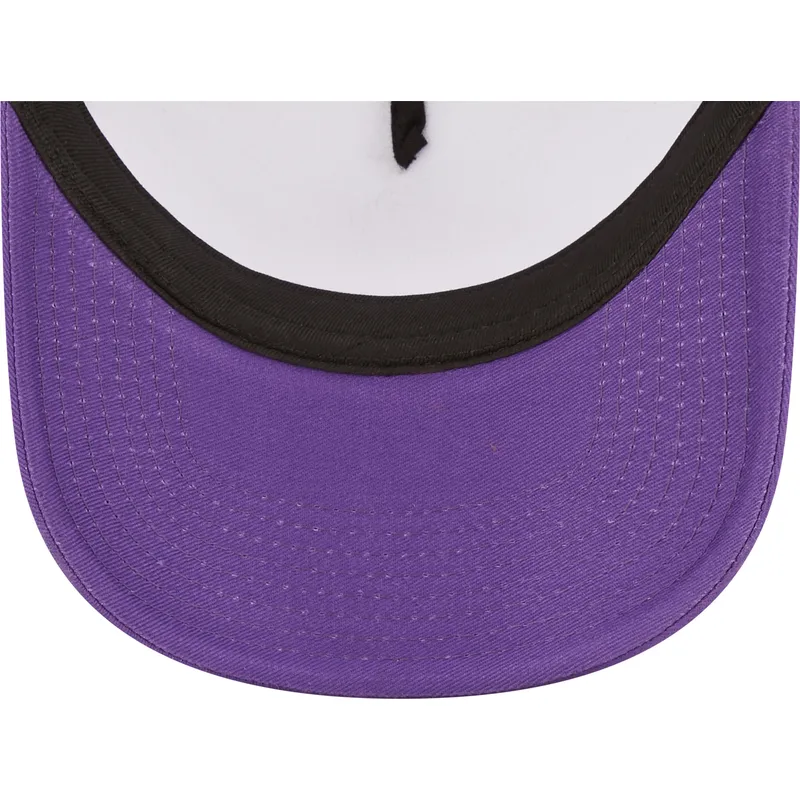 vit-svart-och-lila-trucker-keps-a-frame-team-colour-fran-los-angeles-lakers-nba-av-new-era