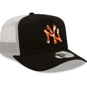 new-era-new-york-yankees-mlb-svart-och-vit-truckerkeps-med-orange-logotyp-a-frame-seasonal-infill