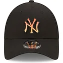 svart-bojd-justerbar-keps-med-orange-logotyp-9forty-gradient-infill-fran-new-york-yankees-mlb-av-new-era