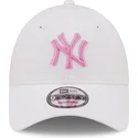 kepsar-curva-vit-justerbart-band-rosa-9forty-league-essential-fran-new-york-yankees-mlb-av-new-era