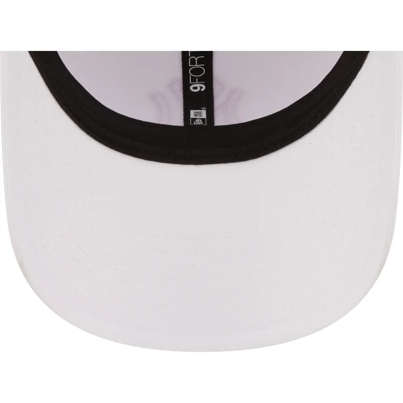 kepsar-curva-vit-justerbart-band-rosa-9forty-league-essential-fran-new-york-yankees-mlb-av-new-era