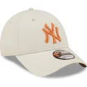 kepsar-curva-beige-justerbart-band-9forty-league-essential-fran-new-york-yankees-mlb-av-new-era