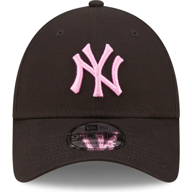 kepsar-curva-svart-justerbart-band-rosa-9forty-league-essential-fran-new-york-yankees-mlb-av-new-era